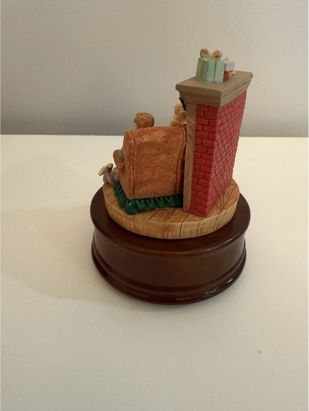 VTG Musical Christmas Scenes Holiday Decor ~Plays White Christmas~ Family #37285